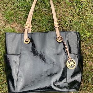 Michael kors leather black pat and leather tote bag
